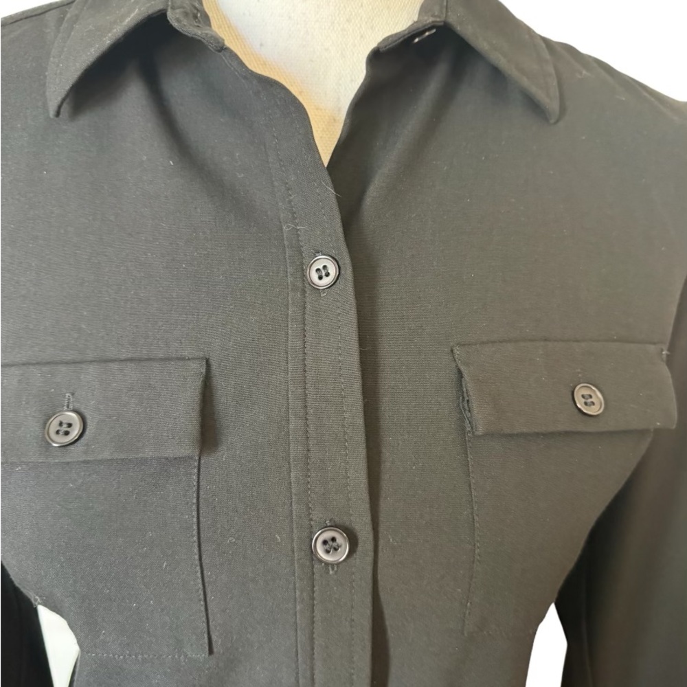 ANN TAYLOR    BLACK BUTTON FRONT TOP w/STRETCH  SIZE: 2    #4 - Picture 2 of 8